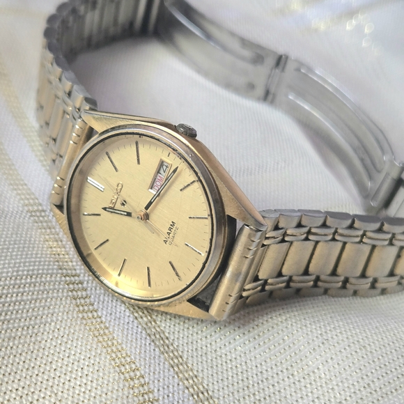 Vintage Seiko Alarm Quartz Watch - Picture 7 of 10